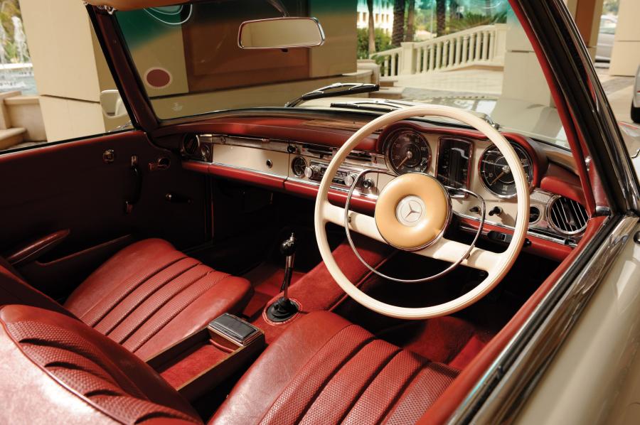  Mercedes-Benz 230 SL 1963 года  (фото 21 из 31)